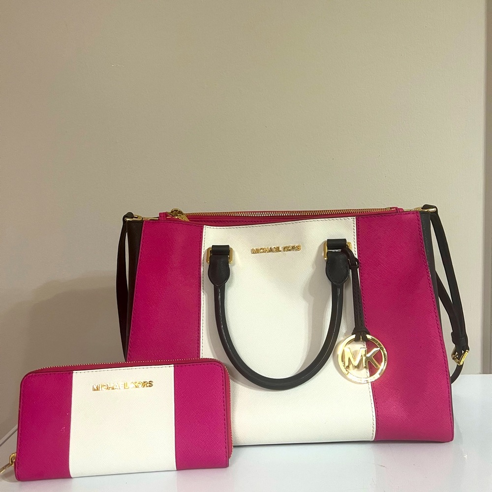 Micheal Kors bag + wallet